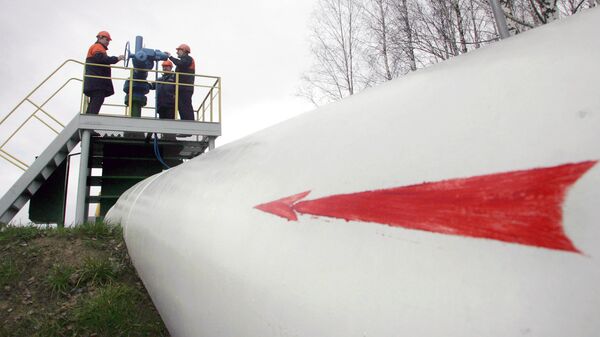Рабочие на нефтепроводе Дружба Рабочие на нефтепроводе Дружба