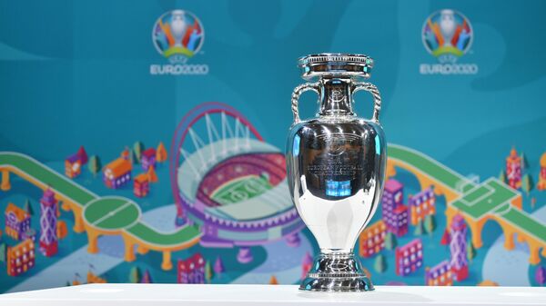 Кубок Анри Делонэ - трофей, вручаемый победителю чемпионата Европы по футболу Кубок Анри Делонэ - трофей, вручаемый победителю чемпионата Европы по футболу