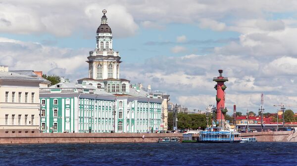 Коса Васильевского острова. Ростральная колонна и Кунсткамера Коса Васильевского острова. Ростральная колонна и Кунсткамера