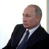 Президент РФ Владимир Путин во время встречи с общественностью в музейно-выставочном комплексе Константиновская батарея в Севастополе Президент РФ Владимир Путин во время встречи с общественностью в музейно-выставочном комплексе Константиновская батарея в Севастополе
