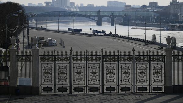 Закрытый для посетителей ЦПКиО имени М. Горького в Москве Закрытый для посетителей ЦПКиО имени М. Горького в Москве