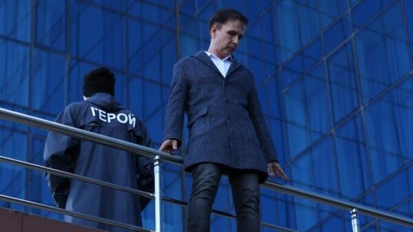 Сцена из спектакля Герой нашего времени Астраханского драматического театра Сцена из спектакля Герой нашего времени Астраханского драматического театра