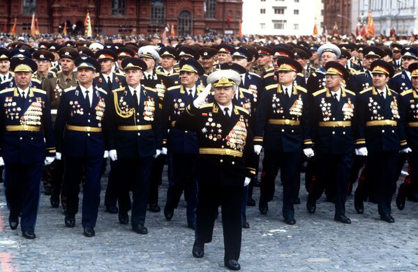 Парад на Красной площади, посвященный 40-летию Победы советского народа в Великой Отечественной войне 1941-1945 годов Парад на Красной площади, посвященный 40-летию Победы советского народа в Великой Отечественной войне 1941-1945 годов