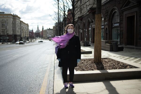 Курбатова Дарья - волонтер, оказывающий помощь в покупке и доставке продуктов и медикаментов пожилым и маломобильным гражданам, находящимся на режиме самоизоляции Курбатова Дарья - волонтер, оказывающий помощь в покупке и доставке продуктов и медикаментов пожилым и маломобильным гражданам, находящимся на режиме самоизоляции