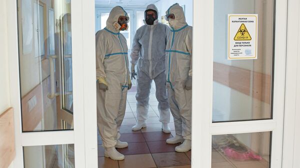 Врачи в желтой зоне Университетской клинической больницы №2 Первого МГМУ им. И. М. Сеченова Врачи в желтой зоне Университетской клинической больницы №2 Первого МГМУ им. И. М. Сеченова