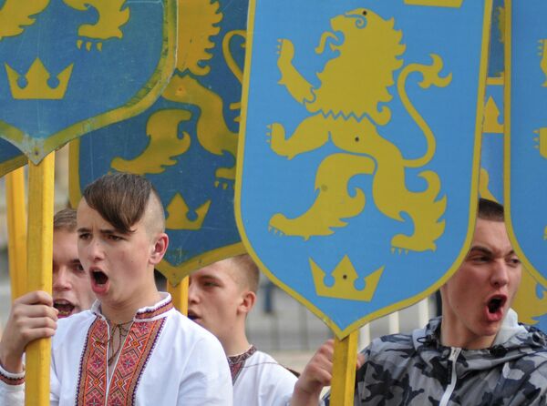 Участники марша в честь годовщины создания дивизии СС Галичина Участники марша в честь годовщины создания дивизии СС Галичина