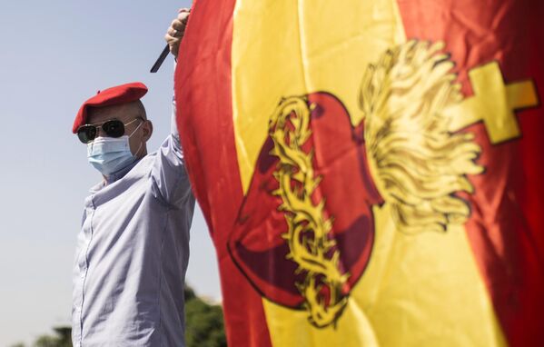 Антиправительственная акция в Мадриде Антиправительственная акция в Мадриде