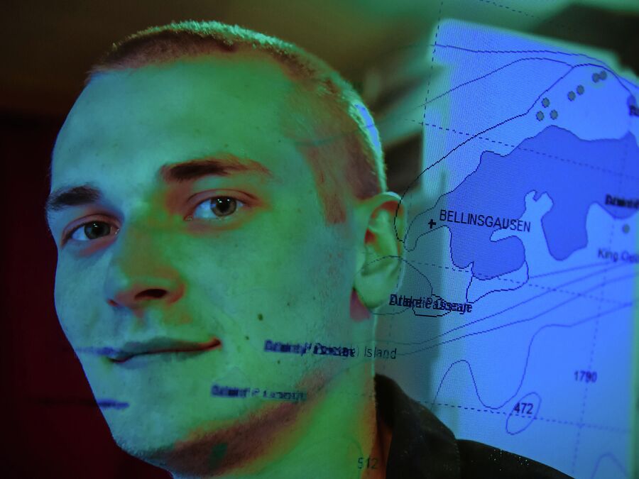 Гидрограф-техник исследовательского судна Балтийского флота Адмирал Владимирский Максим Шевцов Гидрограф-техник исследовательского судна Балтийского флота Адмирал Владимирский Максим Шевцов