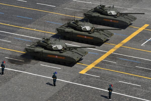 Танки Т-14 Армата во время военного парада в ознаменование 75-летия Победы в Великой Отечественной войне 1941-1945 годов на Красной площади в Москве Танки Т-14 Армата во время военного парада в ознаменование 75-летия Победы в Великой Отечественной войне 1941-1945 годов на Красной площади в Москве
