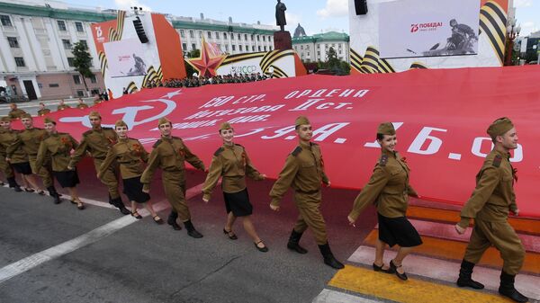 Артисты на военном параде в ознаменование 75-летия Победы в Великой Отечественной войне 1941-1945 годов на площади Свободы в Казани Артисты на военном параде в ознаменование 75-летия Победы в Великой Отечественной войне 1941-1945 годов на площади Свободы в Казани