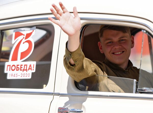 Артист на военном параде в ознаменование 75-летия Победы в Великой Отечественной войне 1941-1945 годов на площади Свободы в Казани Артист на военном параде в ознаменование 75-летия Победы в Великой Отечественной войне 1941-1945 годов на площади Свободы в Казани