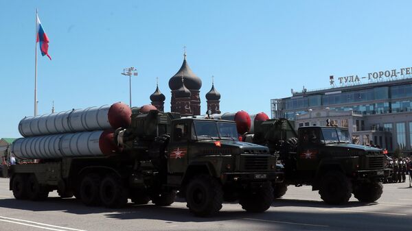 Военная техника во время военного парада в ознаменование 75-летия Победы в Великой Отечественной войне 1941-1945 годов на площади имени Ленина в Туле Военная техника во время военного парада в ознаменование 75-летия Победы в Великой Отечественной войне 1941-1945 годов на площади имени Ленина в Туле