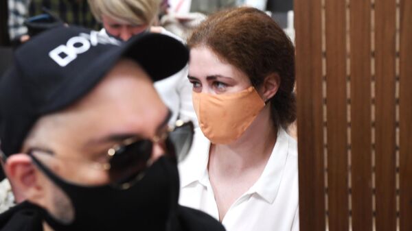 Софья Апфельбаум перед заседанием в Мещанском суде Москвы по делу Седьмой студии Софья Апфельбаум перед заседанием в Мещанском суде Москвы по делу Седьмой студии