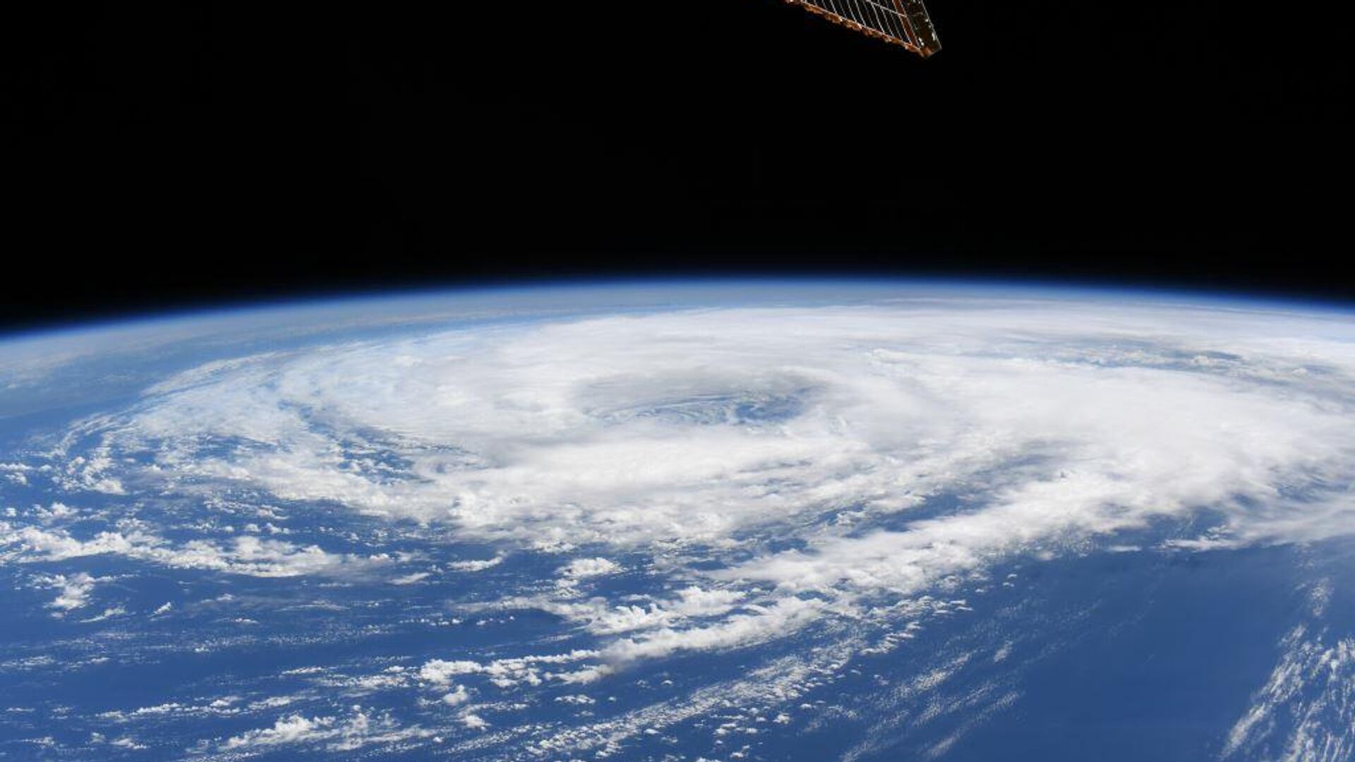 Тропический шторм приближается к побережью Мексиканского залива - РИА Новости, 1920, 07.07.2021