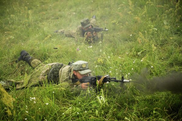 Военнослужащий мотострелкового полка Таманской дивизии на одном из полигонов Западного военного округа в Подмосковье Военнослужащий мотострелкового полка Таманской дивизии на одном из полигонов Западного военного округа в Подмосковье