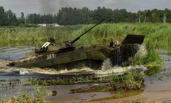 Модернизированная боевая машина пехоты БМП-2М во время учений Таманской дивизии на одном из полигонов Западного военного округа в Подмосковье Модернизированная боевая машина пехоты БМП-2М во время учений Таманской дивизии на одном из полигонов Западного военного округа в Подмосковье