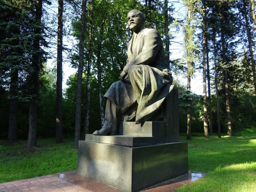 Территория усадьбы Территория усадьбы