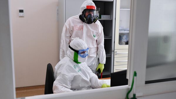 Эксперт оценил угрозу распространения в России нового смертельного вируса