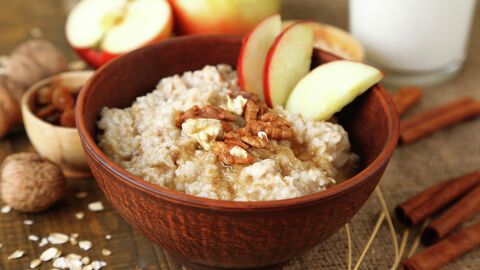 Овсяная каша с яблоками Овсяная каша с яблоками