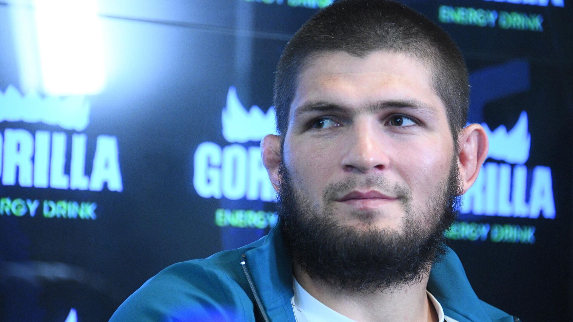 Российский чемпион UFC в лёгком весе Хабиб Нурмагомедов на пресс-конференции в Москве. 25 октября 2020 года под эгидой Ultimate Fighting Championship 254 состоится бой между Хабибом Нурмагомедовым и Джастином Гэтжи в столице Объединённых Арабских Эмиратов - Абу-Даби. Российский чемпион UFC в лёгком весе Хабиб Нурмагомедов на пресс-конференции в Москве. 25 октября 2020 года под эгидой Ultimate Fighting Championship 254 состоится бой между Хабибом Нурмагомедовым и Джастином Гэтжи в столице Объединённых Арабских Эмиратов - Абу-Даби. - РИА Новости, 1920, 22.09.2020