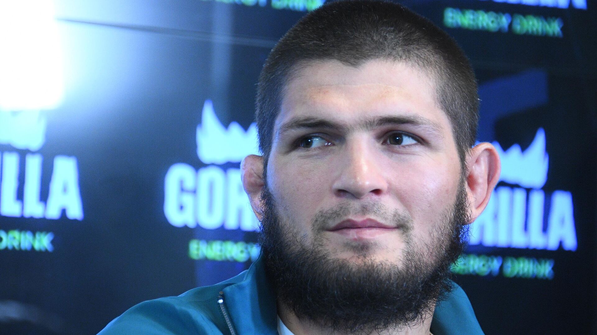 Российский чемпион UFC в лёгком весе Хабиб Нурмагомедов на пресс-конференции в Москве. 25 октября 2020 года под эгидой Ultimate Fighting Championship 254 состоится бой между Хабибом Нурмагомедовым и Джастином Гэтжи в столице Объединённых Арабских Эмиратов - Абу-Даби. Российский чемпион UFC в лёгком весе Хабиб Нурмагомедов на пресс-конференции в Москве. 25 октября 2020 года под эгидой Ultimate Fighting Championship 254 состоится бой между Хабибом Нурмагомедовым и Джастином Гэтжи в столице Объединённых Арабских Эмиратов - Абу-Даби. - РИА Новости, 1920, 21.10.2020