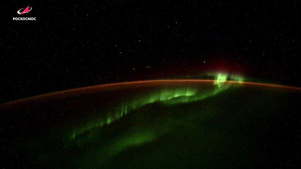 Неизвестные объекты замечены космонавтом Роскосмоса при съемке северного сияния с борта МКС Неизвестные объекты замечены космонавтом Роскосмоса при съемке северного сияния с борта МКС
