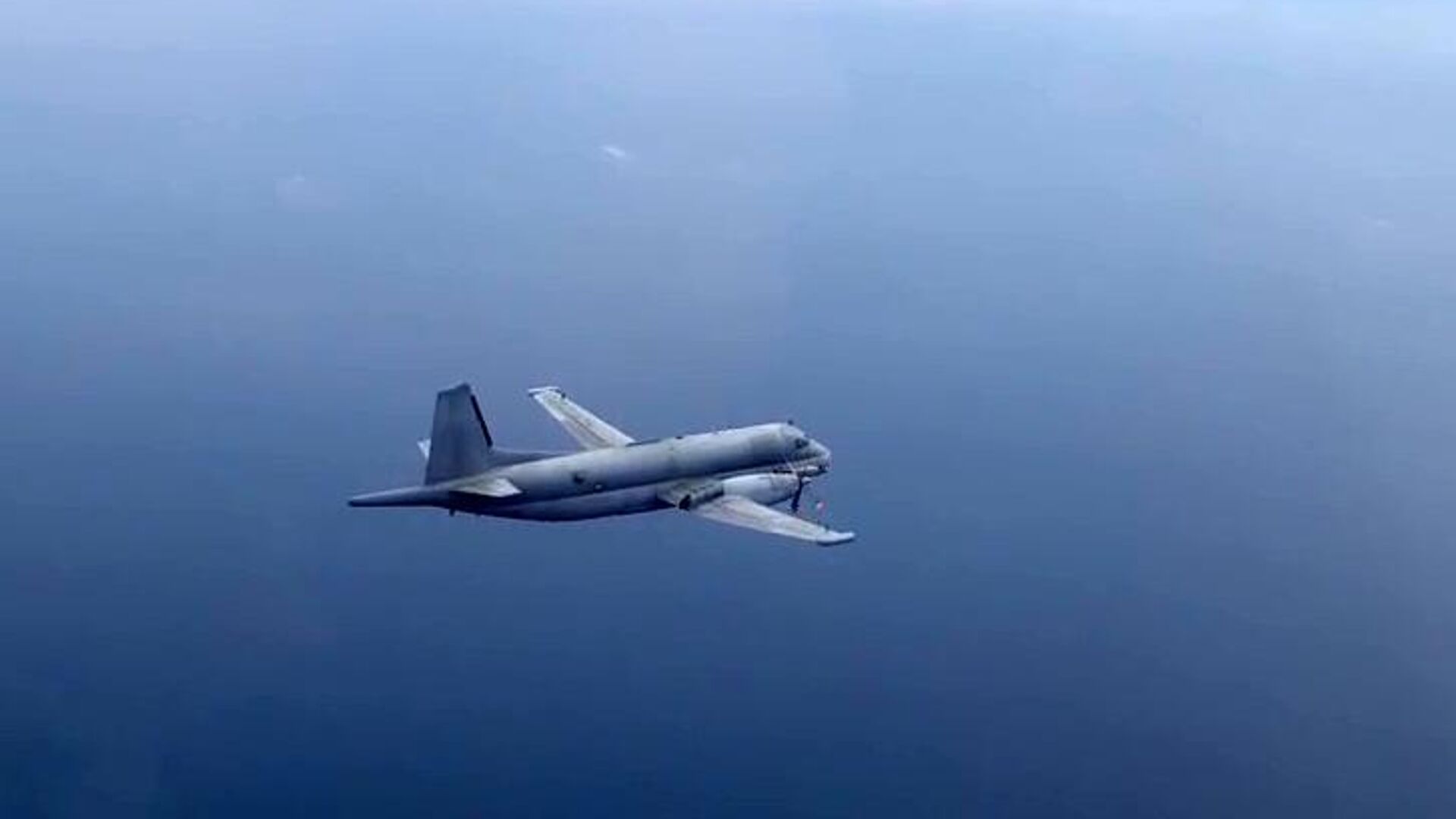 Самолет-разведчик НАТО, перехваченный над Черным морем. Скриншот видео Самолет-разведчик НАТО, перехваченный над Черным морем. Скриншот видео - РИА Новости, 1920, 11.09.2020