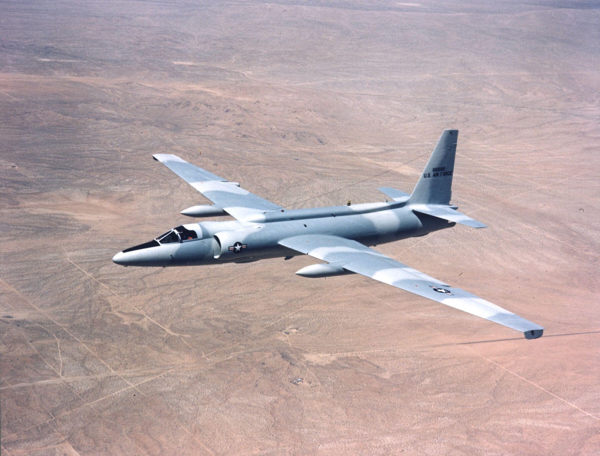 Американский высотный самолёт-разведчик Lockheed U-2 Американский высотный самолёт-разведчик Lockheed U-2 - РИА Новости, 1920, 02.07.2021