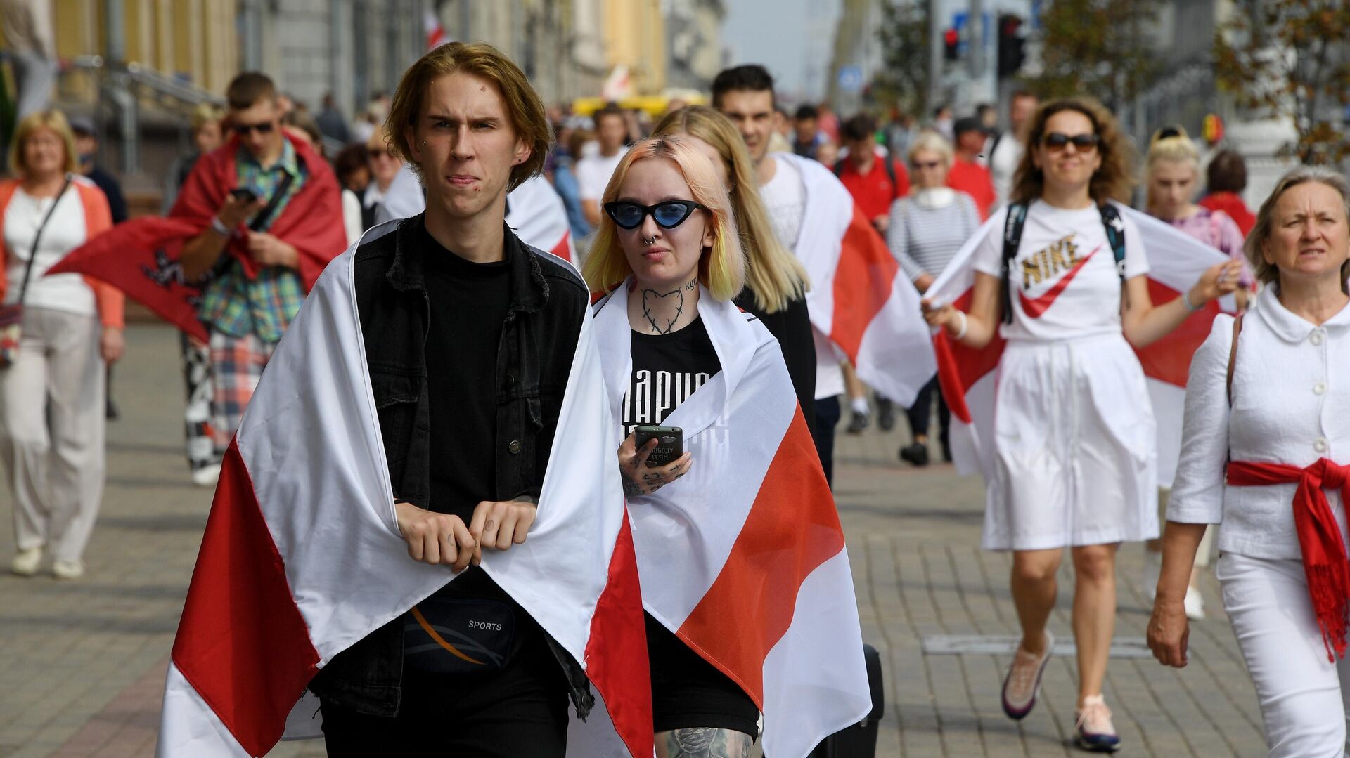 Участники акции протеста на проспекте Независимости в Минске Участники акции протеста на проспекте Независимости в Минске - РИА Новости, 1920, 31.08.2020