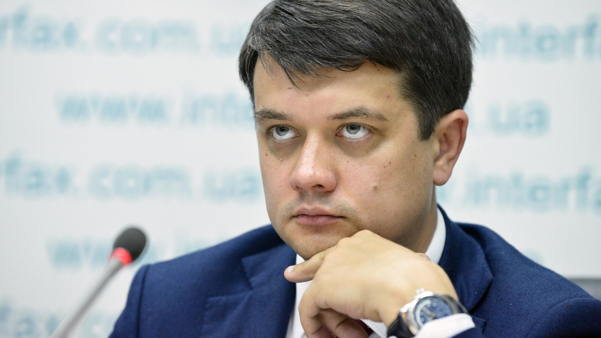 Советник президента Украины Владимира Зеленского, глава партии Слуга народа Дмитрий Разумков Советник президента Украины Владимира Зеленского, глава партии Слуга народа Дмитрий Разумков - РИА Новости, 1920, 25.07.2021