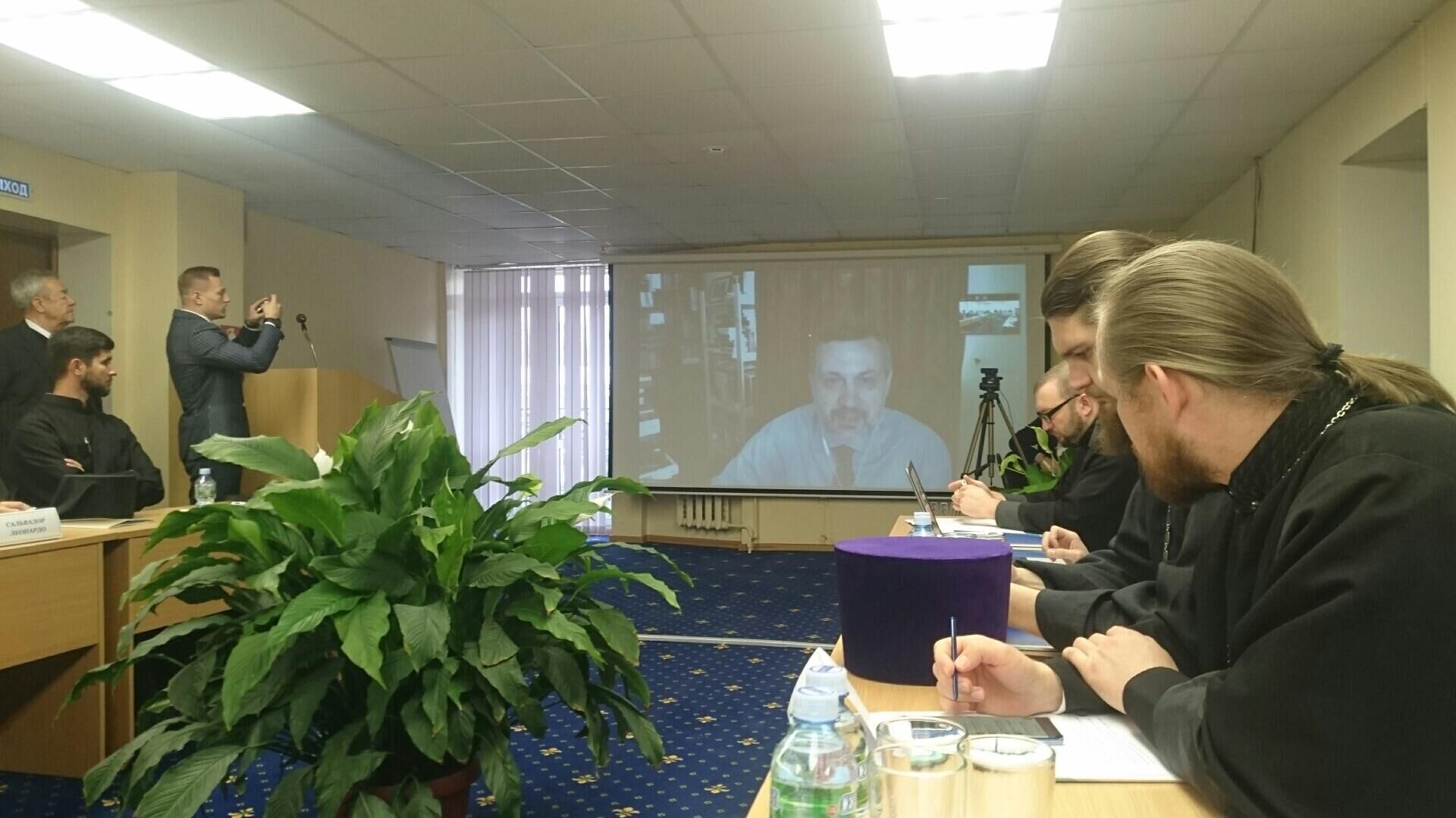 Первая Международная конференция по защите верующих от мошенничества в сети, организованная РПЦ Первая Международная конференция по защите верующих от мошенничества в сети, организованная РПЦ - РИА Новости, 1920, 12.09.2020