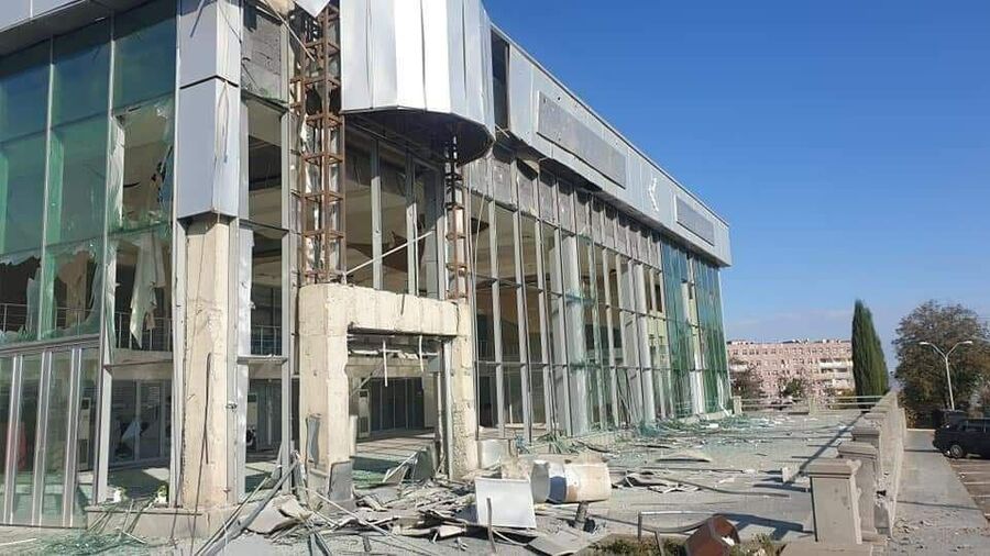 Последствия ночного обстрела Степанакерта Последствия ночного обстрела Степанакерта