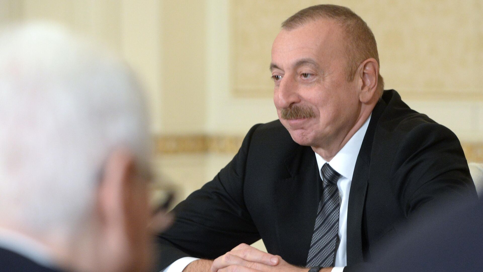 Президент Азербайджана Ильхам Алиев во время встречи с министром иностранных дел РФ Сергеем Лавровым в Баку Президент Азербайджана Ильхам Алиев во время встречи с министром иностранных дел РФ Сергеем Лавровым в Баку - РИА Новости, 1920, 31.12.2020
