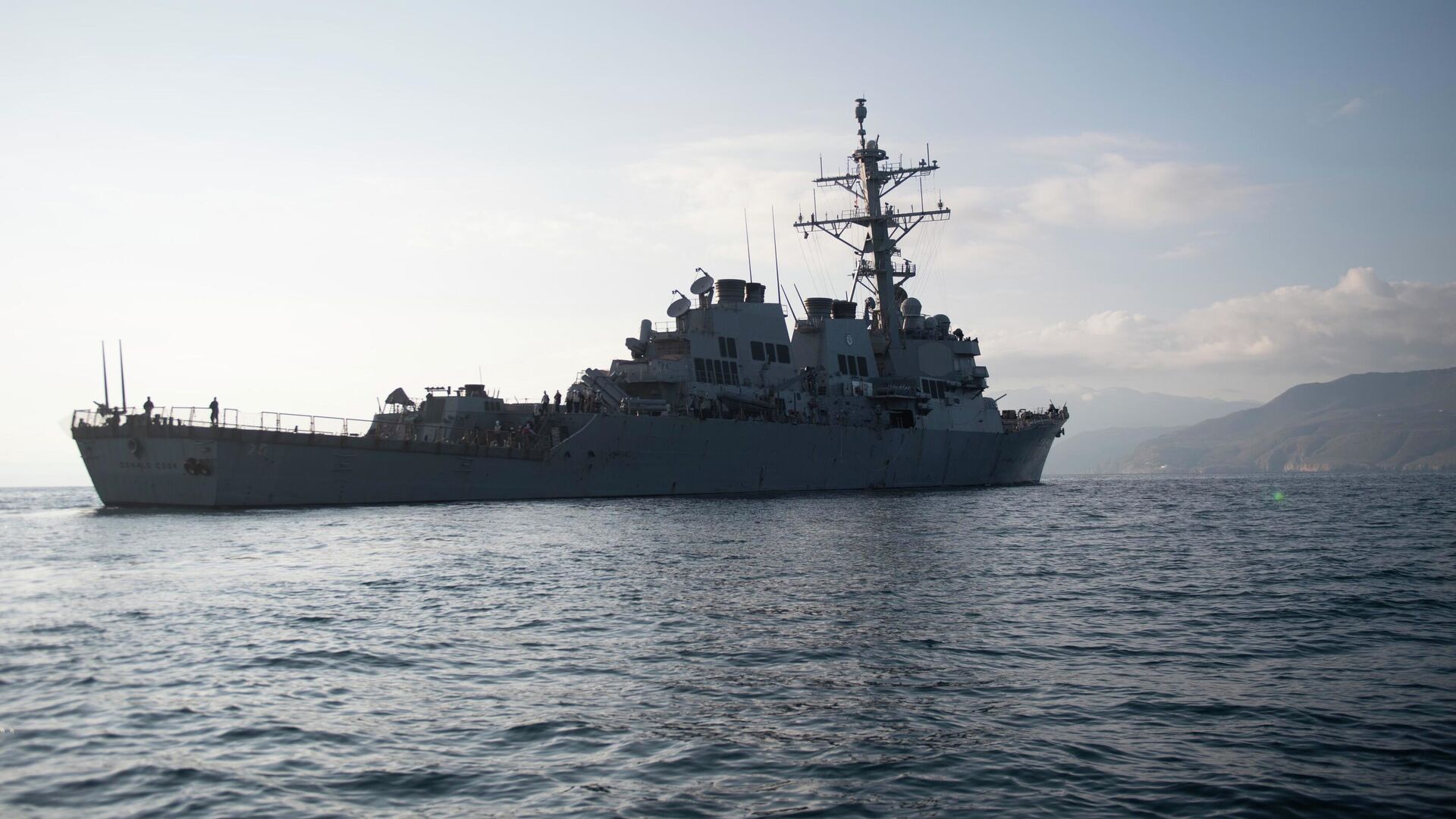 Американский ракетный эскадренный миноносец USS Donald Cook у берегов Греции Американский ракетный эскадренный миноносец USS Donald Cook у берегов Греции - РИА Новости, 1920, 07.12.2020