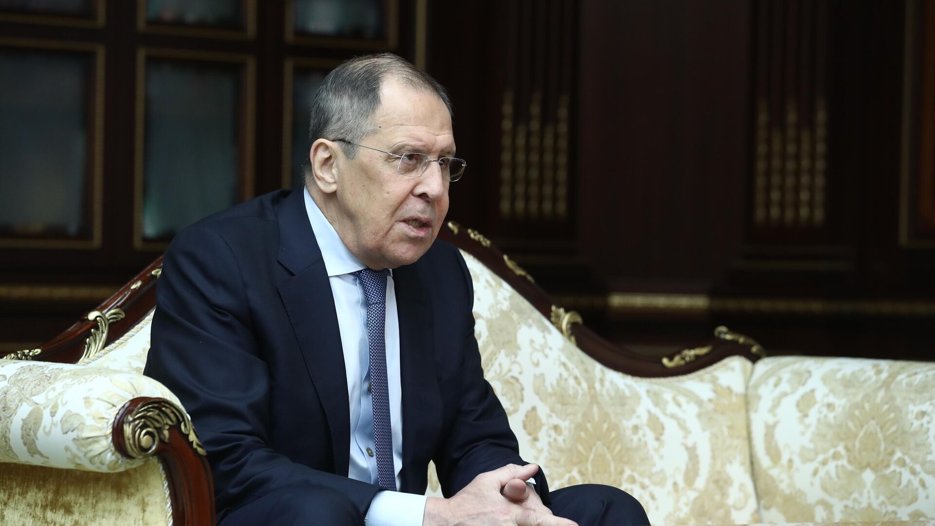 Министр иностранных дел России Сергей Лавров во время встречи во Дворце независимости в Минске с президентом Белоруссии Александром Лукашенко Министр иностранных дел России Сергей Лавров во время встречи во Дворце независимости в Минске с президентом Белоруссии Александром Лукашенко - РИА Новости, 1920, 26.11.2020
