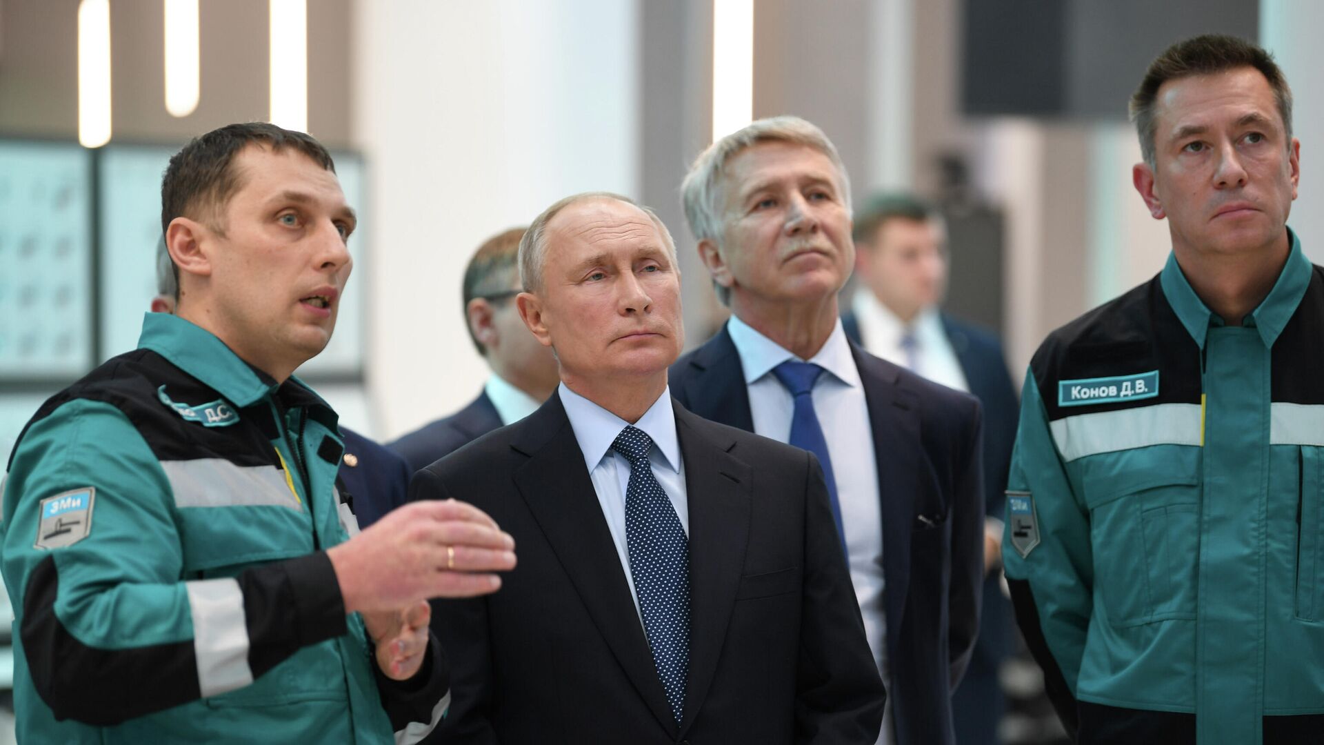 Путин посетил тобольский комплекс "Сибура" "Запсибнефтехим"