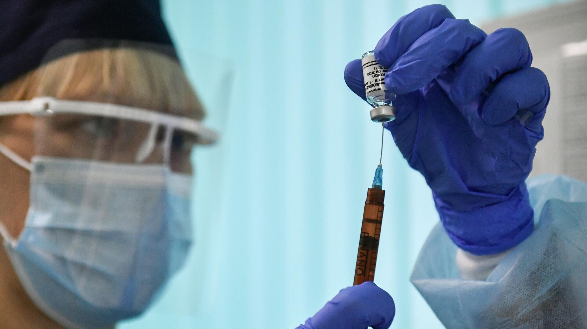 В Москве началась вакцинация от коронавируса
