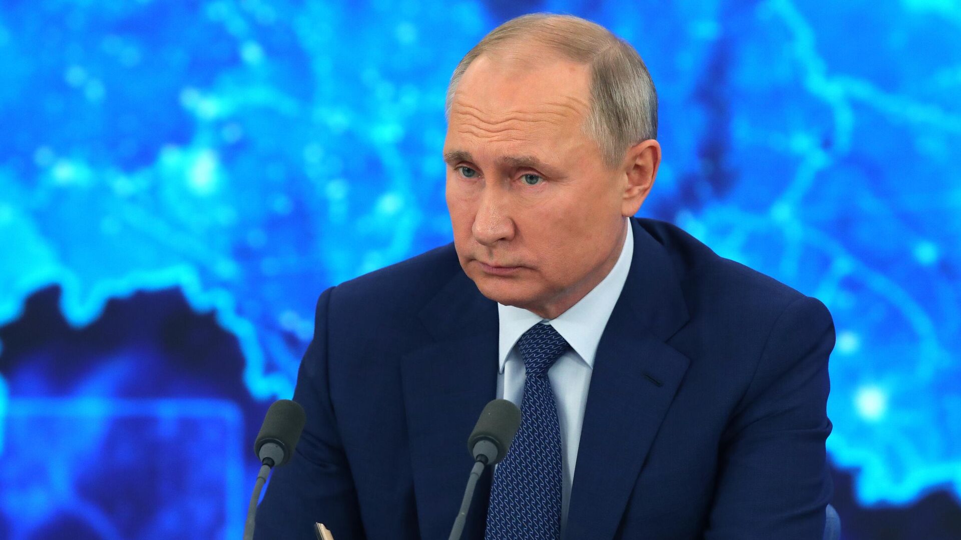Пресс-конференция Путина продолжается более четырех часов