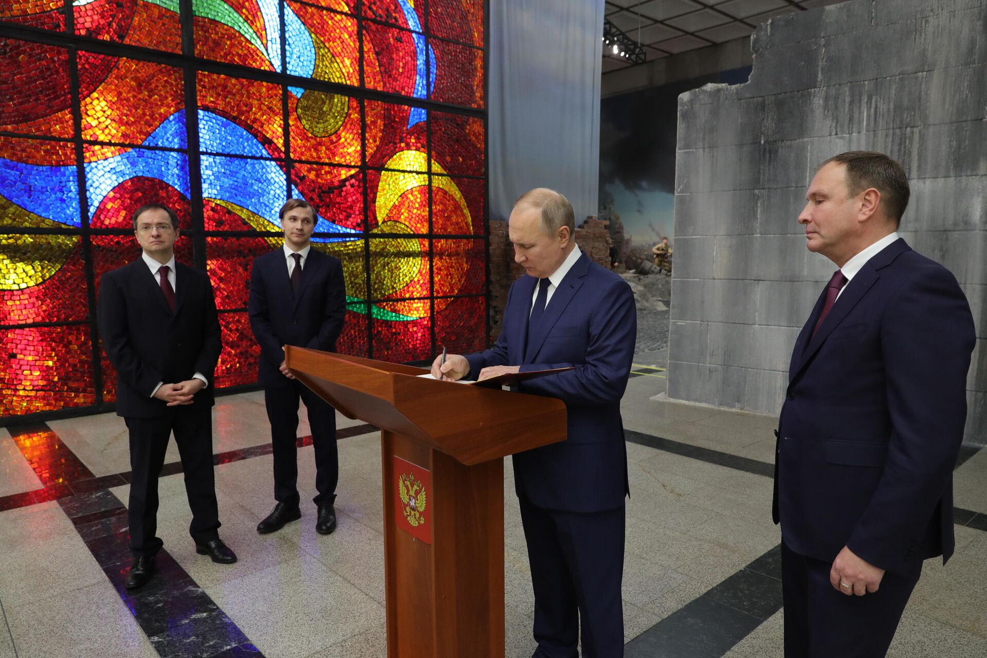 Президент РФ В. Путин посетил Музей Победы на Поклонной горе Президент РФ В. Путин посетил Музей Победы на Поклонной горе - РИА Новости, 1920, 27.01.2021