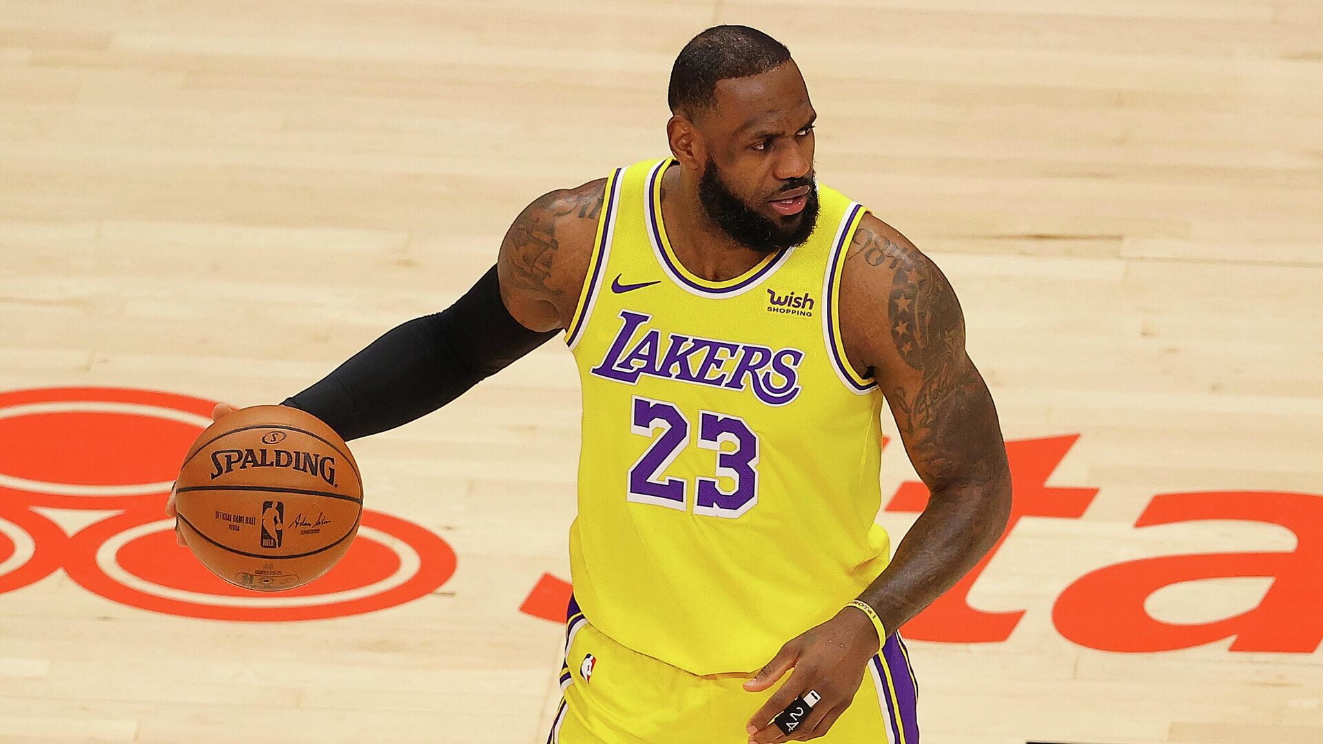 Lebron Dzhejms Vyshel Na Trete Mesto V Nba Po Zabroshennym S Igry Myacham Sport Ria Novosti 05 02 2021