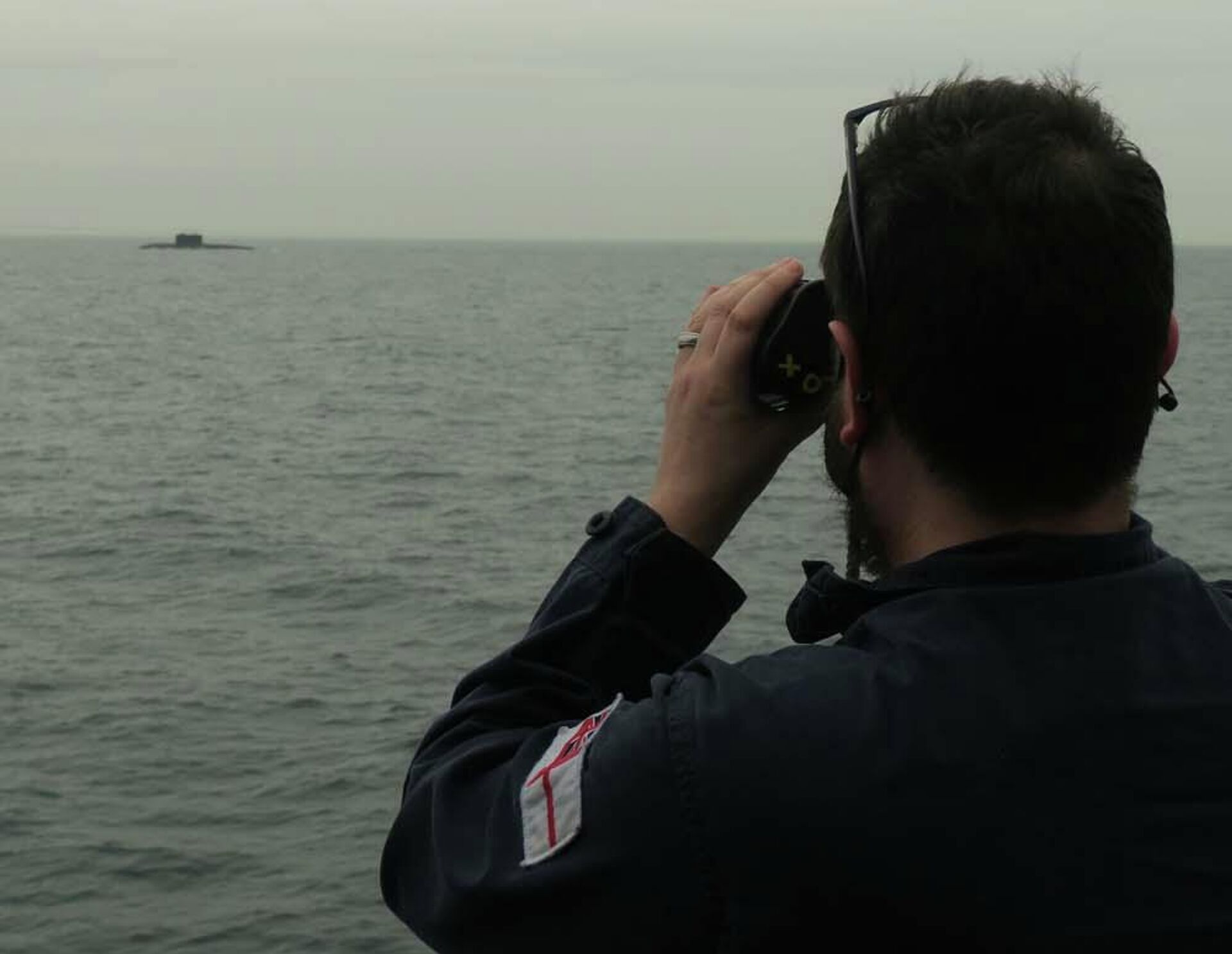 Патрульный корабль ВМС Великобритании HMS Mersey отслеживает российскую подводную лодку в Ла-Манше Патрульный корабль ВМС Великобритании HMS Mersey отслеживает российскую подводную лодку в Ла-Манше - РИА Новости, 1920, 23.06.2021