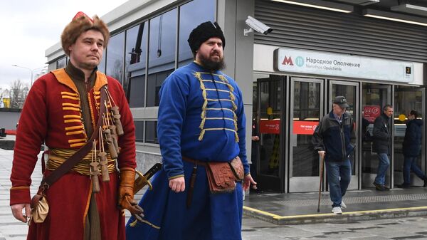 Артисты у станции Народное ополчение Большой кольцевой линии московского метрополитена Артисты у станции Народное ополчение Большой кольцевой линии московского метрополитена