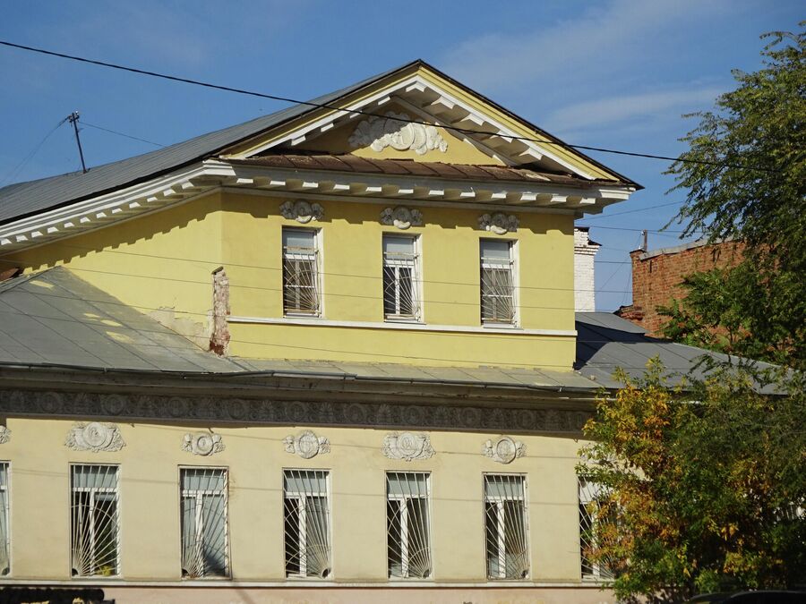 Ампир. Дом купца Франгулова (1840 г.) Ампир. Дом купца Франгулова (1840 г.)