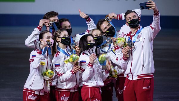Сборная России с золотыми медалями на командном чемпионате мира по фигурному катанию. Сборная России с золотыми медалями на командном чемпионате мира по фигурному катанию.