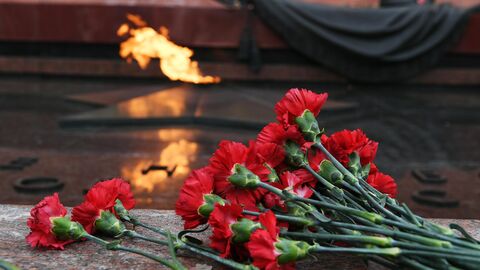 Возложение венков по случаю 77-летия снятия блокады Ленинграда Возложение венков по случаю 77-летия снятия блокады Ленинграда