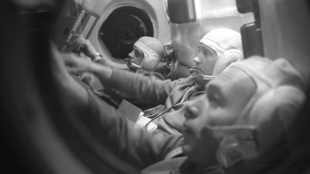 Роскосмос рассекретил переговоры погибшего экипажа корабля "Союз-11"