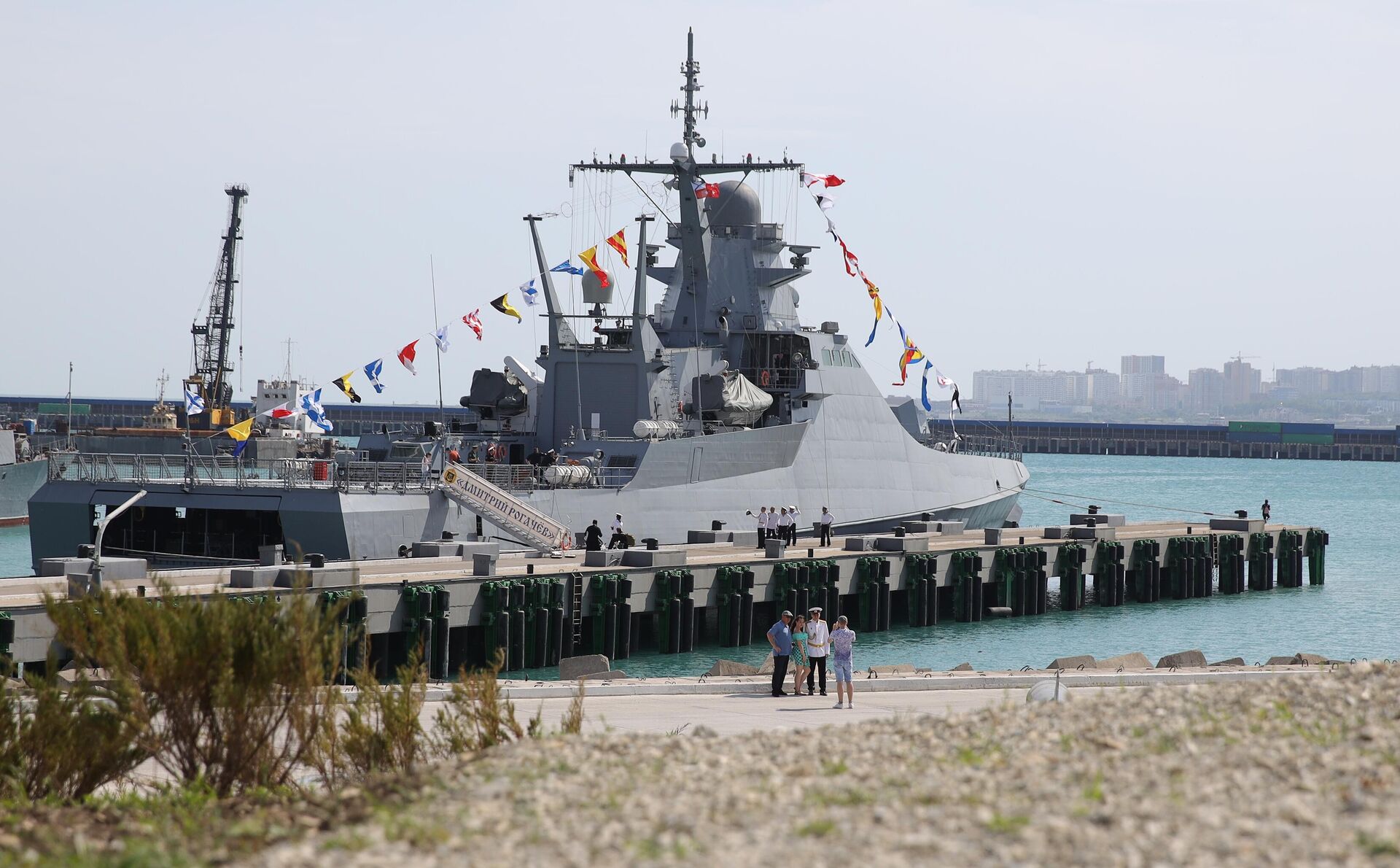 Патрульный корабль проекта 22160 Дмитрий Рогачев на Новороссийской военно-морской базе Патрульный корабль проекта 22160 Дмитрий Рогачев на Новороссийской военно-морской базе - РИА Новости, 1920, 05.07.2021