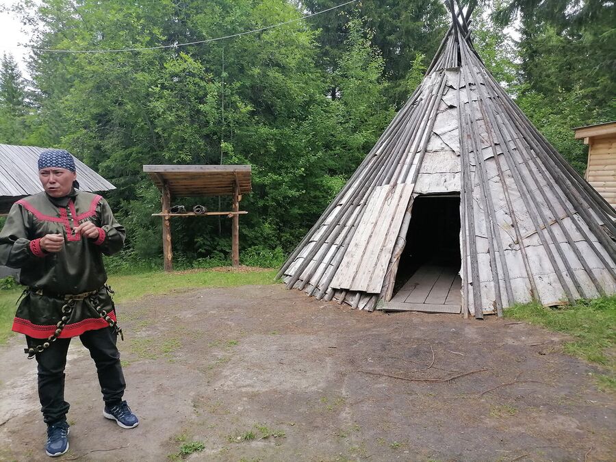 Традиционный чум в музее Торум Маа Традиционный чум в музее Торум Маа