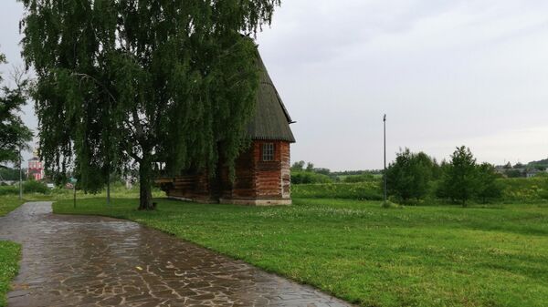Никольская церковь на территории Суздальского кремля Никольская церковь на территории Суздальского кремля