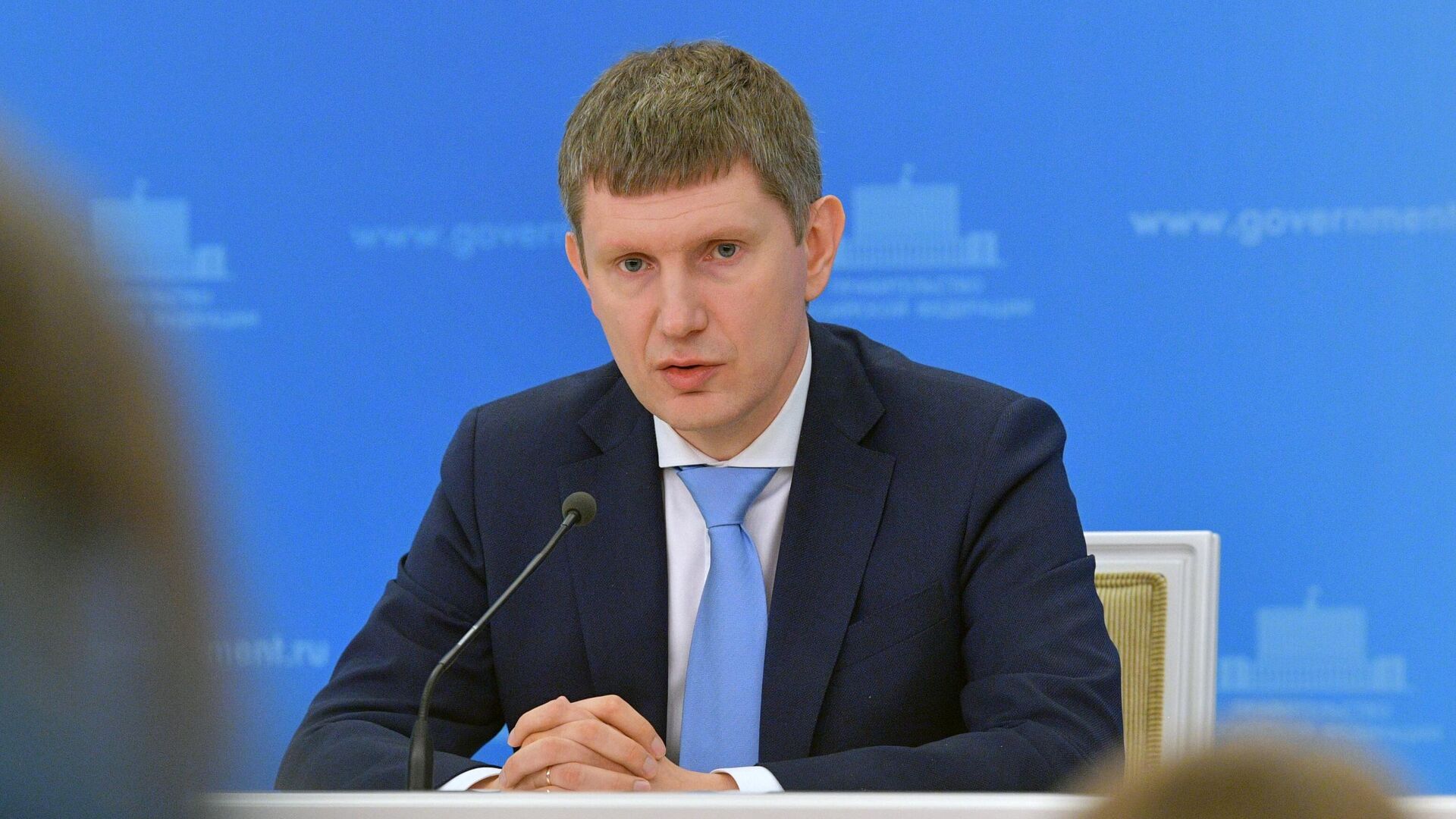 Министр экономического развития РФ Максим Решетников во время брифинга Министр экономического развития РФ Максим Решетников во время брифинга - РИА Новости, 1920, 05.08.2021